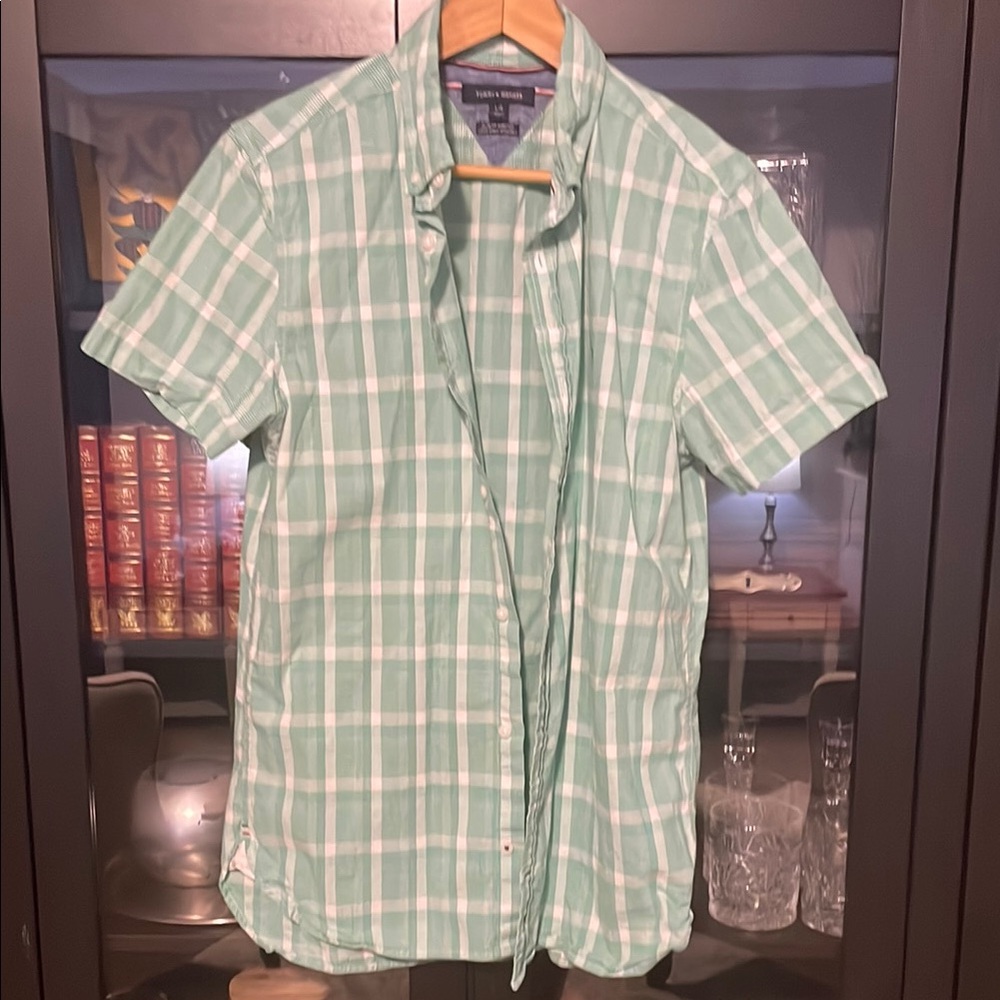 ♻️Tommy Hilfiger Green and White Casual Button Down Shirt